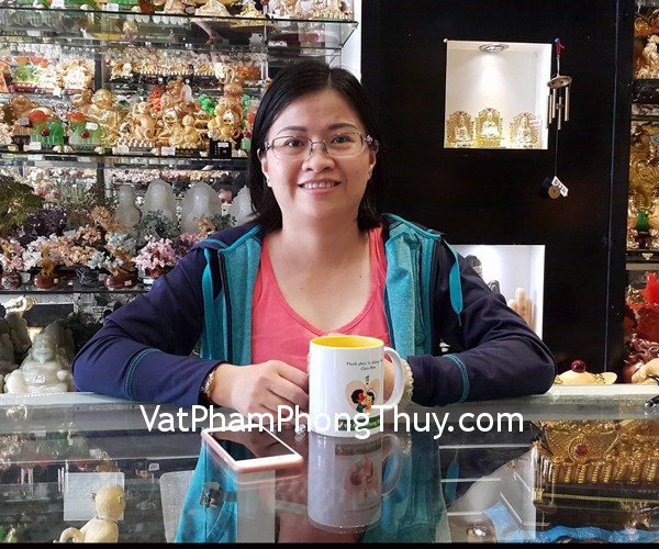 Chị Vinh - khách hàng mua chuỗi thạch anh xanh S6240-3743 và chuỗi thạch anh vàng S6223-1326