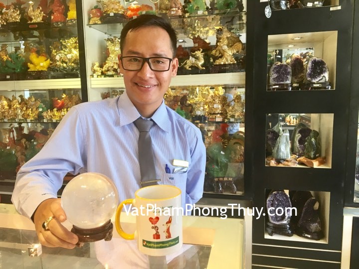 Anh Thành - khách hàng mua quả cầu thạch anh trắng đặc biệt GM148-S5-8376