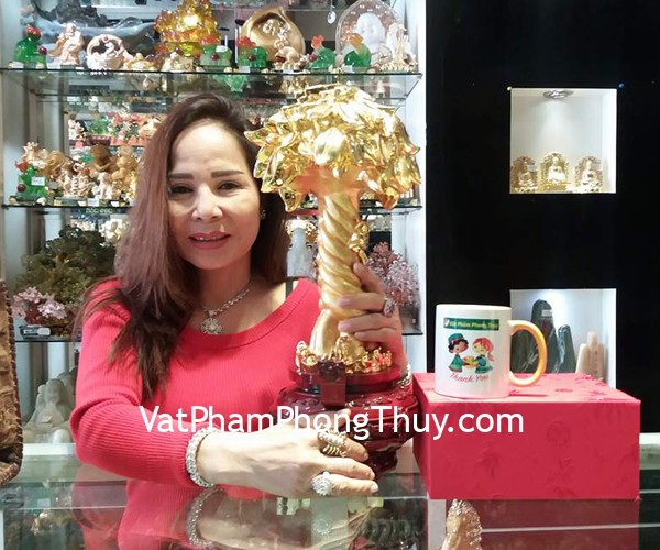 Chị Phượng-khách hàng mua cây phát tài F153 và gậy như ý đông linh GM076