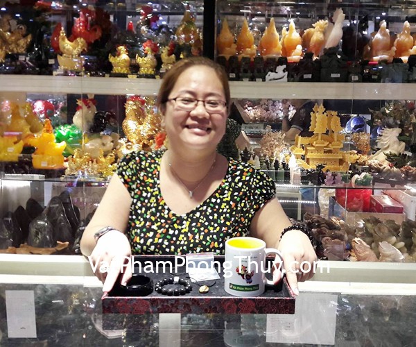 Chị Linh - khách hàng mua Vòng bản ngọc tủy đen S6476, Chuỗi thạch anh đen S6411, Phật A Di Đà  đá mắt mèo S6484-8