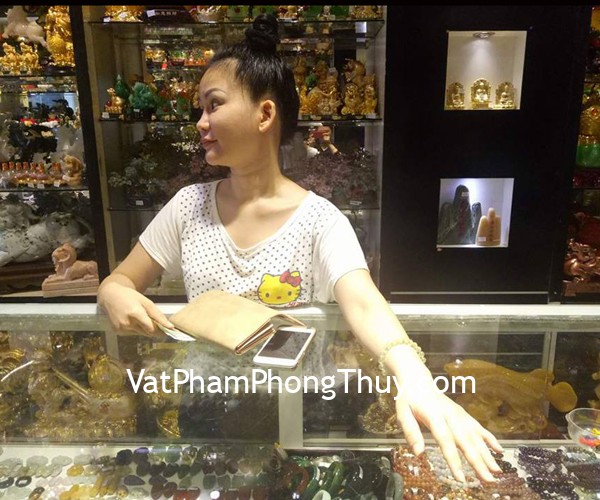 Chị Hằng - khách hàng mua chuỗi thạch anh xanh A+++ S6240