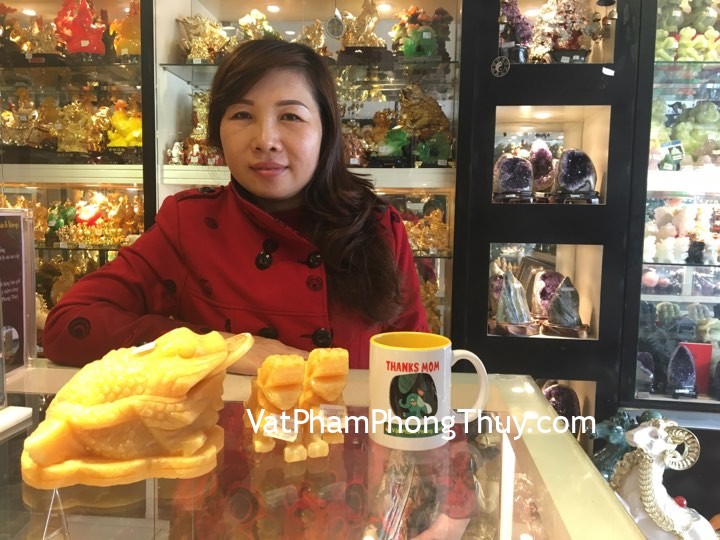 Chị Tiền - khách hàng mua cặp tỳ hưu đá hoàng long có bườm 5 tấc GM013, thiềm thừ đá hoàng long GM021