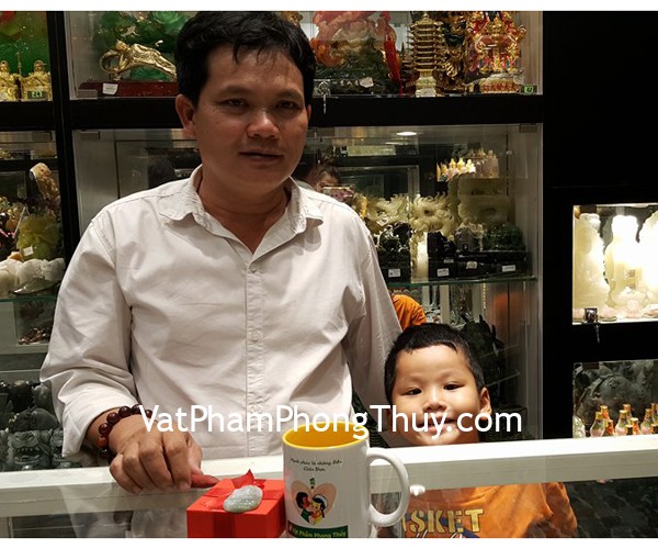 Anh Cường - khách hàng mua mặt phật bản mệnh ngọc phỉ thúy tuổi Tỵ S6507-4