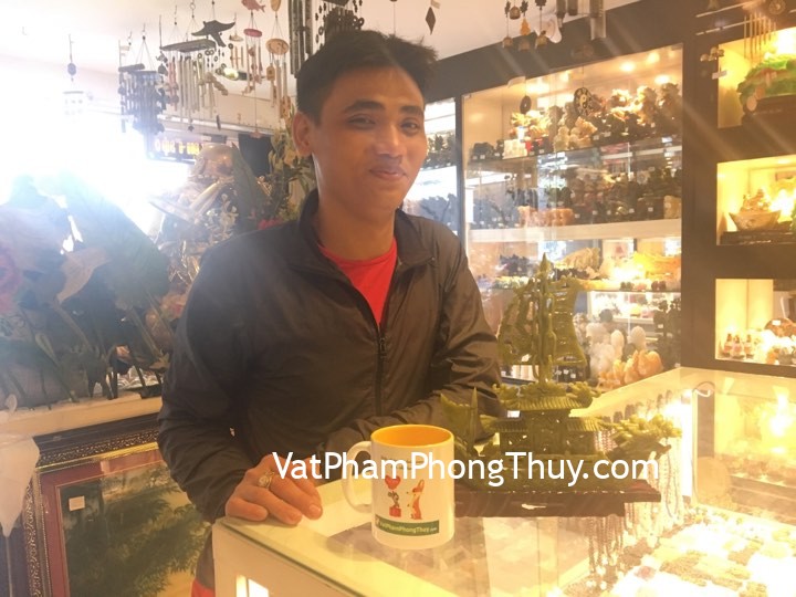 Anh Thịnh - khách hàng mua thuyền rồng lam ngọc HM182