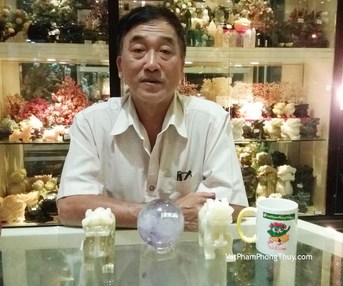 Chú Sơn - khách hàng mua Quả cầu thạch anh tím GM142-8559