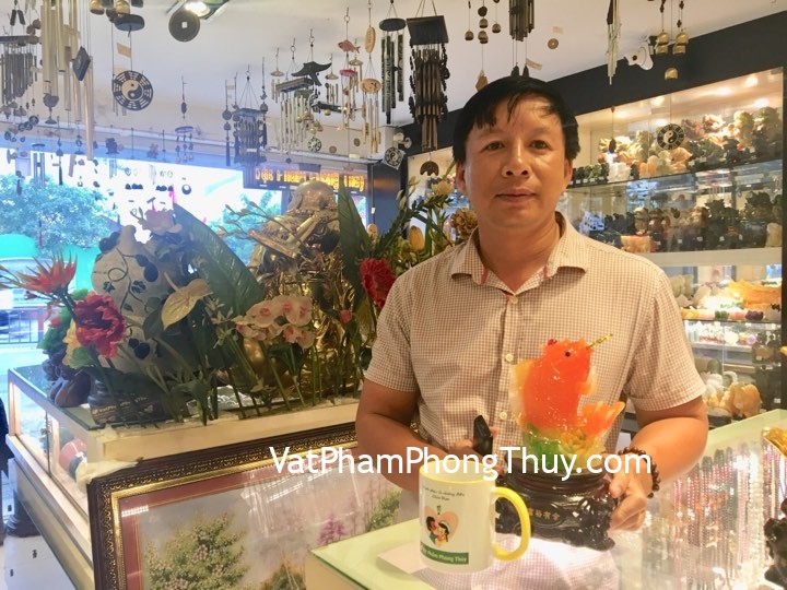 Anh Phương khách hàng mua tượng cá chép ngọc vàng cam trên sóng đế xoay C099A