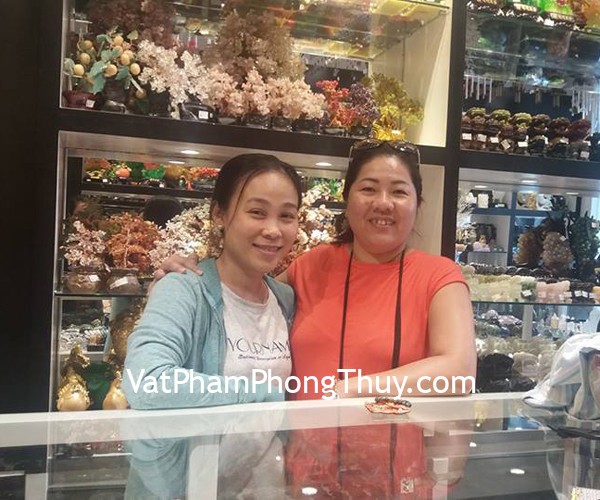 Chị Như Thanh - khách hàng mua chuỗi mặt trời đỏ S6652-S3-1823 và chuỗi mã não Phúc Lộc Thọ 8 li S6448