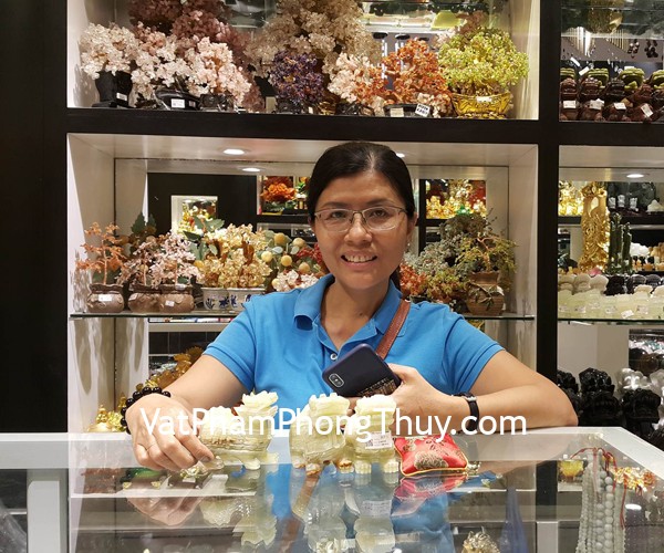 Chị Phương - khách hàng mua tỳ hưu bắc kinh xanh chuẩn BKX-S và mặt tỳ hưu thạch anh tím S763