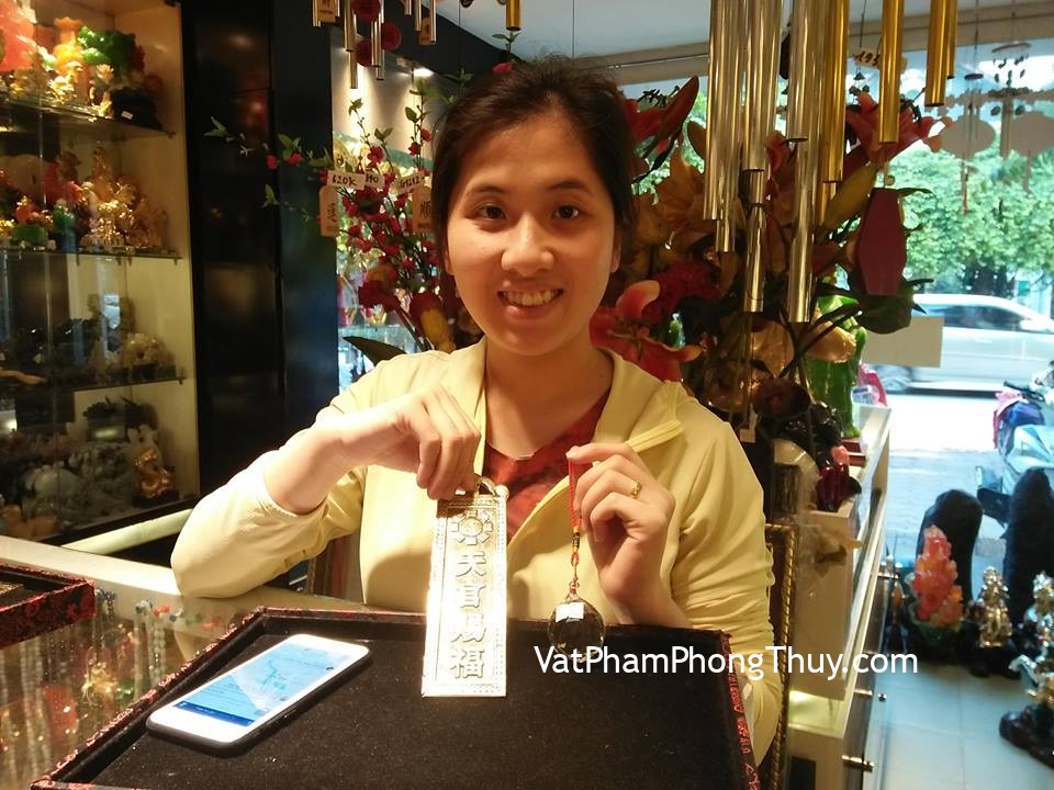 Chị Hằng - Khách hàng mua Kim Bài Thiên Quan Tứ Phước CC1160, quả cầu pha lê đa giác trung S6475