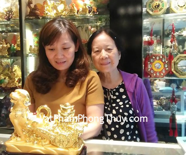 Cô Thảo - Khách hàng mua Chó vàng kéo xe vàng tài vượng C023A