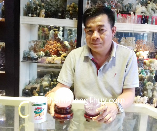 Anh Thạnh - khách hàng mua Quả cầu thạch anh hồng M181-3706, Quả cầu thạch anh GM142-5577