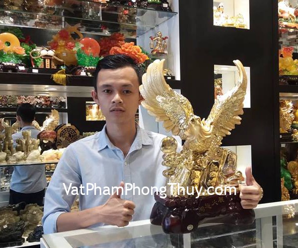 Anh Hiếu - khách hàng mua tượng đại bàng tung cánh H482G