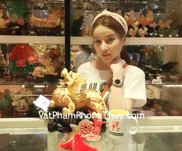 Chị Su - khách hàng mua Tỳ hưu kim sa C045A, Xâu tiền hoa mai CC2024