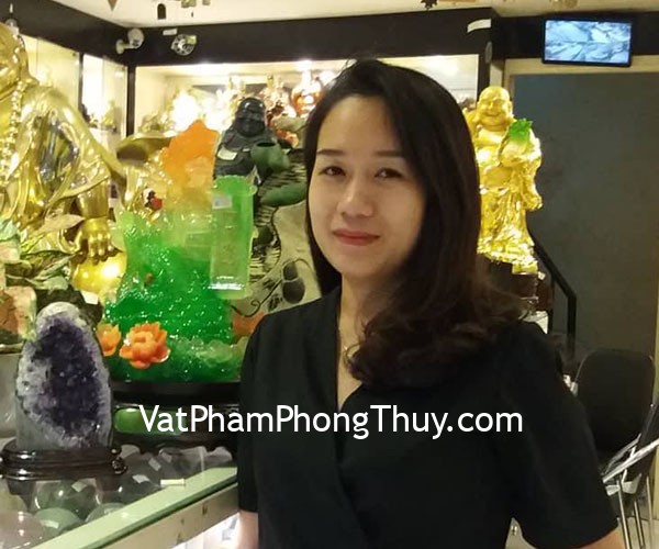 Chị Tâm Anh - khách hàng mua bông thạch anh tím Uruguay H089-11550