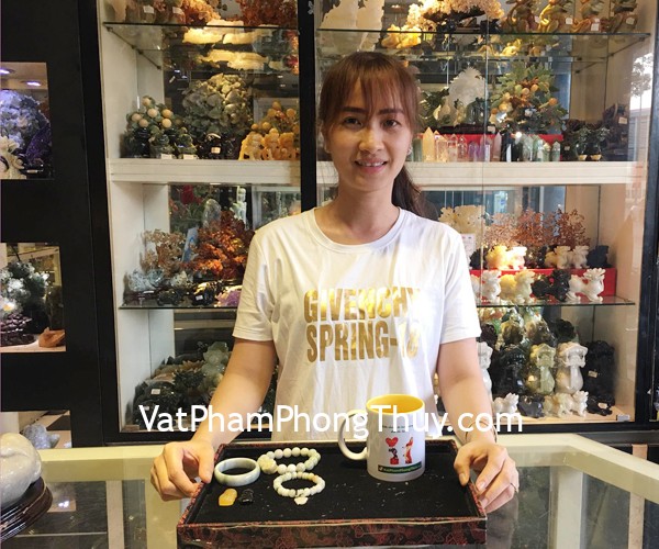 Chị Thương - khách hàng mua Vòng ngọc Myanmar S5160-7380, Chuỗi phỉ thúy đồng tiền có Phật Di Lạc S6679, Chuỗi Tỳ hưu Phỉ thúy S6686, Hồ ly Hắc ngà S6348, Hồ ly ngọc Tủy S6347