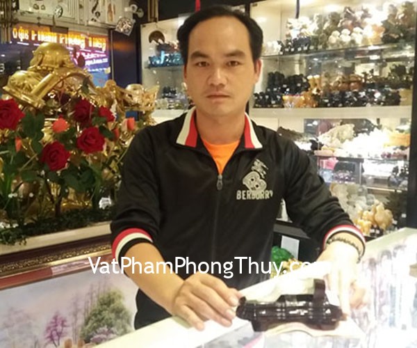 Anh Thuyền - khách hàng mua gậy như ý bạch ngọc HM082