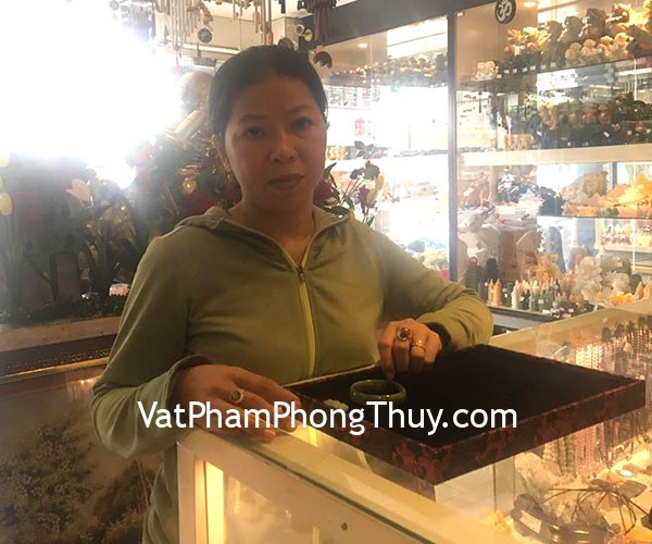 Chị Giàu- khách hàng mua vòng bản mã não xanh đậm S6478,chuỗi đồng tiền phỉ thúy S6677 và phật Thiên Thủ Thiên Nhãn S6640-1