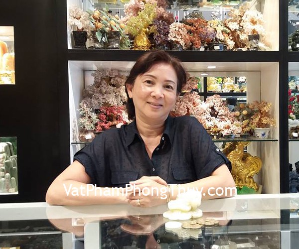 Cô Mai - khách hàng mua thiềm thừ cẩm thạch CTT-S