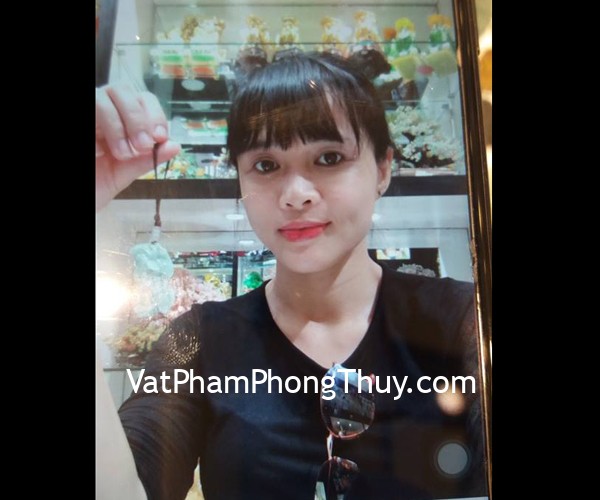 Chị Thảo - khách hàng mua mặt tỳ hưu ngọc phỉ thúy xanh siêu cấp S6898-7360