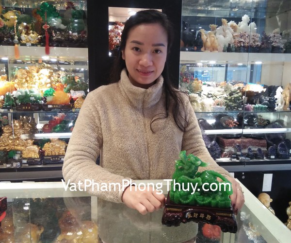 Chị Oanh - khách hàng mua tỳ hưu xanh LN056