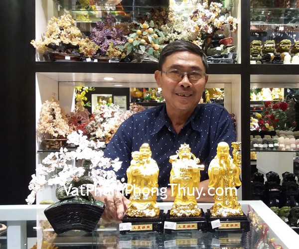 Chú Phúc - khách hàng mua bộ tam đa phúc lộc thọ LN115 và cây tài lộc thạch anh trắng KC118