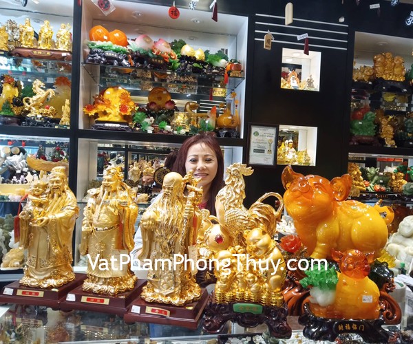 Chị Trinh - khách hàng mua Tượng heo bột đá LN030, LN009, LN023,  tượng gà vàng G030 và bộ tam đa LN111