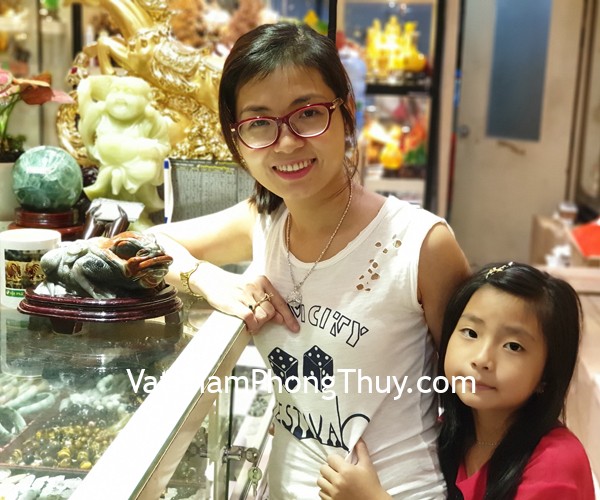 Chị Hương - khách hàng mua Thiềm thừ ngọc Hoàng long tam thể TT-HL-S4-18170