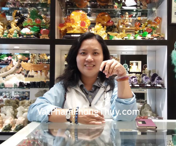 Chị Dương - khách hàng mua mặt cá chép ngọc phỉ thúy S6634-4130, chuỗi thạch anh xanh đậm A+ S6667-7909	và chuỗi thạch anh vàng A++++ S6763-4968